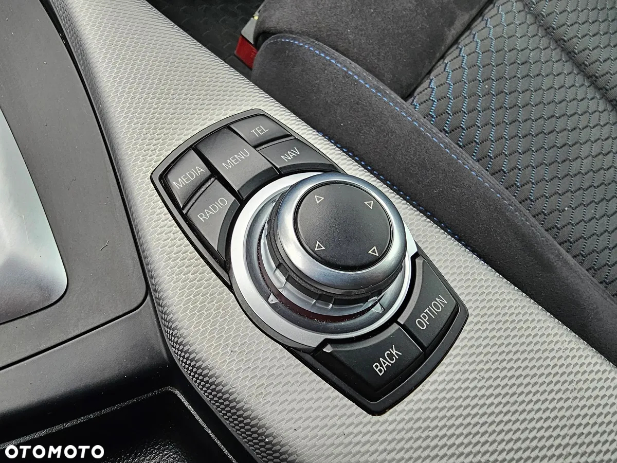 BMW Seria 1 118i Sport Line - 25