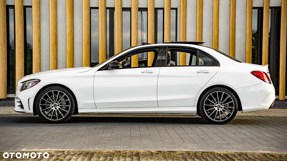 Mercedes-Benz Klasa C 300 4MATIC 9G-TRONIC - 3