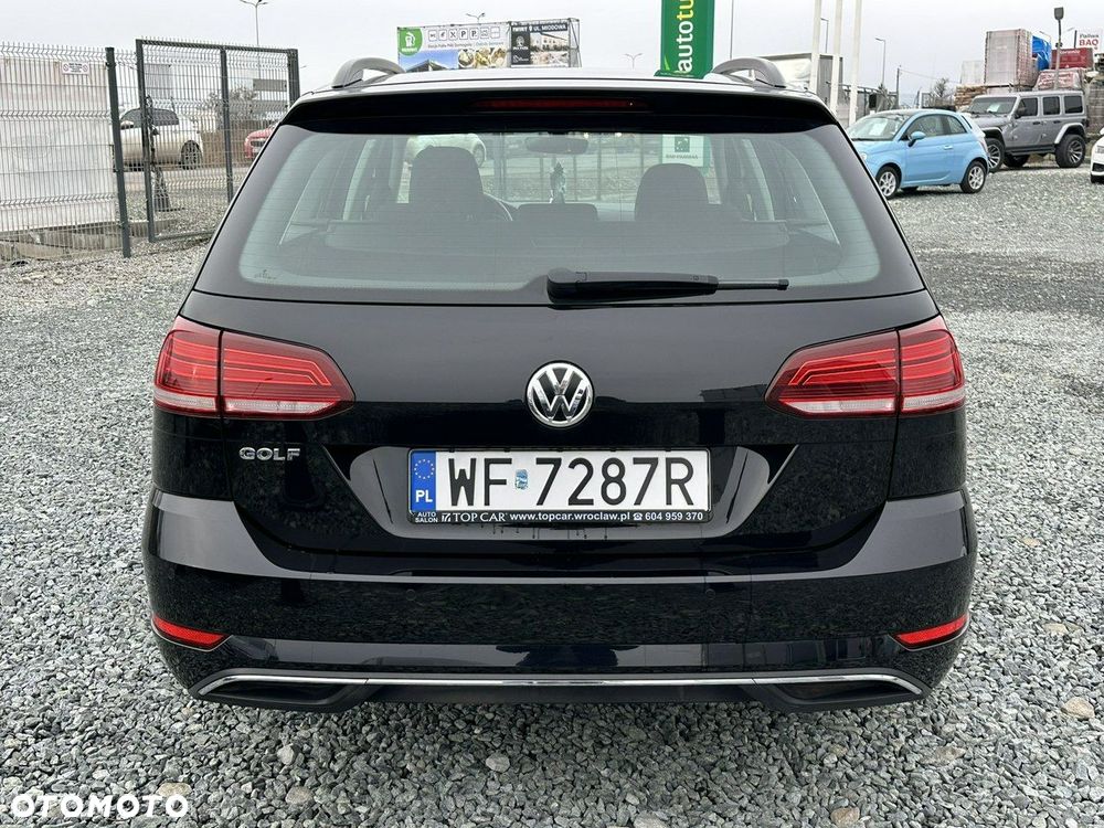 Volkswagen Golf - 6