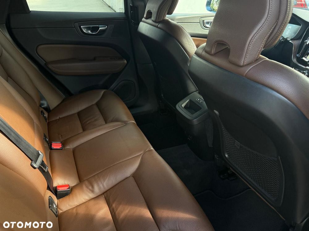 Volvo XC 60 B5 D AWD Geartronic Inscription - 28