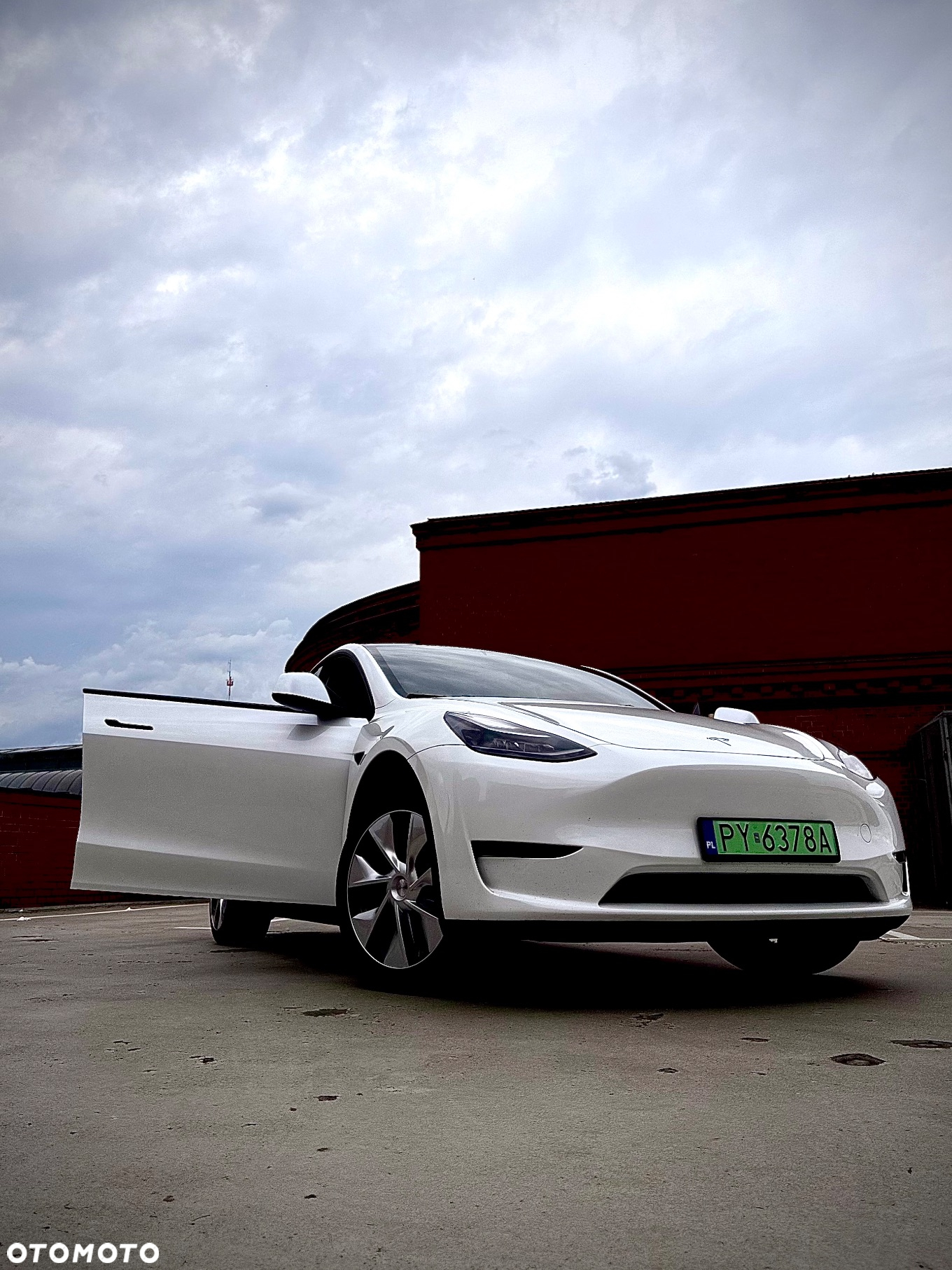 Tesla Y Model Long Range Dual Motor AWD - 28