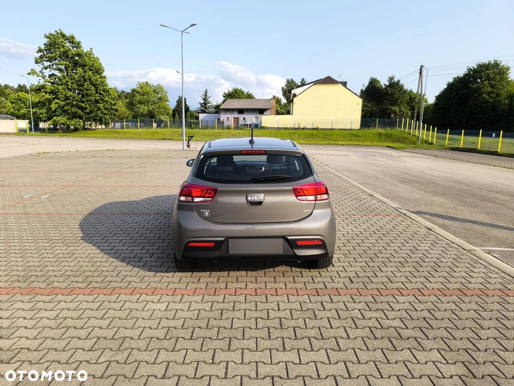 Kia Rio - 4