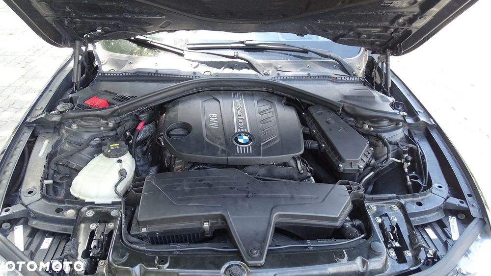 BMW Seria 3 320d Sport-Aut Sport Line - 29