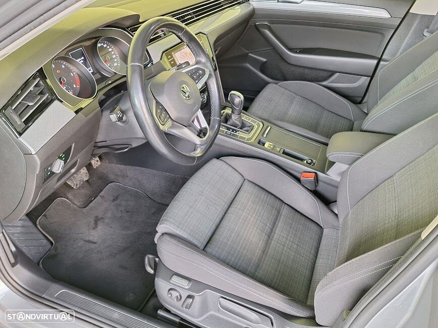 VW Passat 1.6 TDI Confortline DSG - 7
