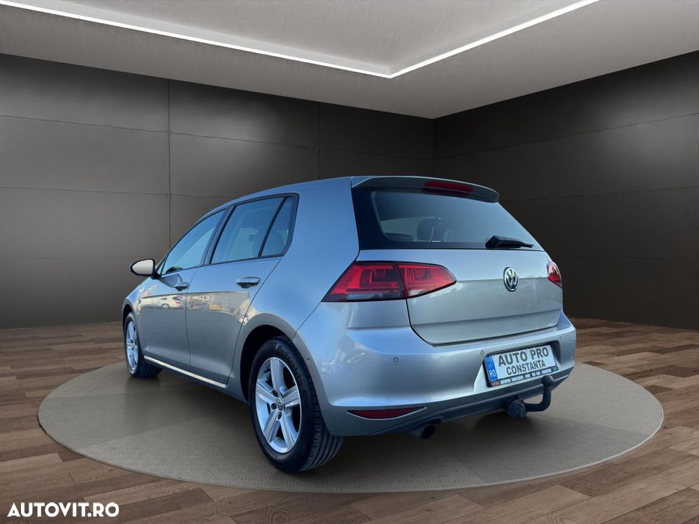 Volkswagen Golf - 3