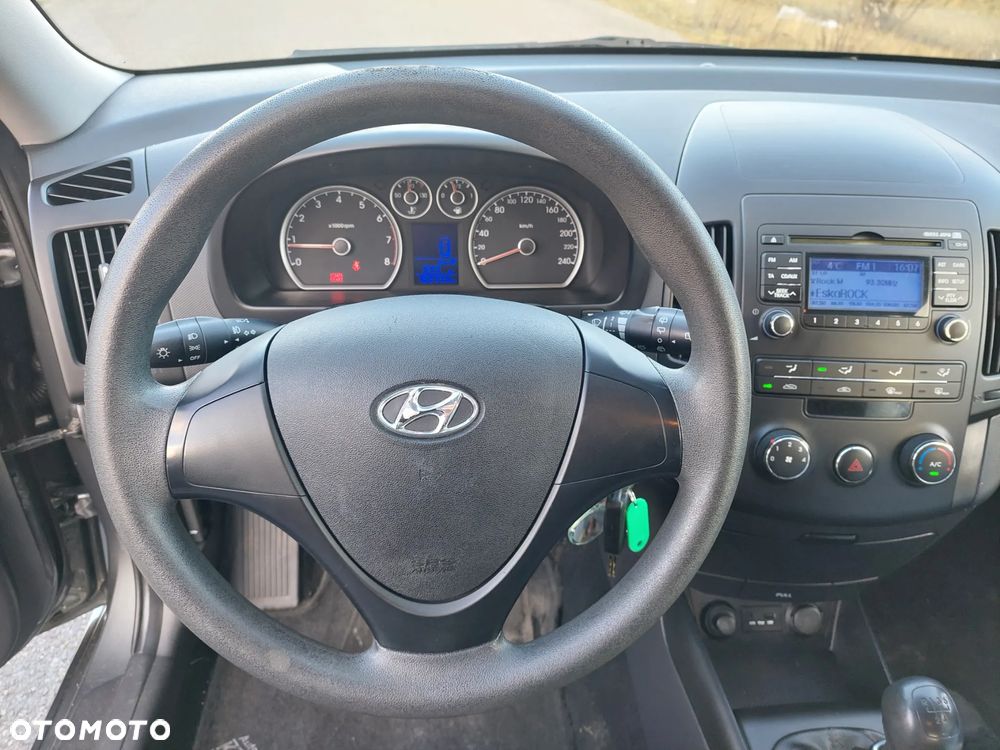 Hyundai i30 1.4 Base + - 15
