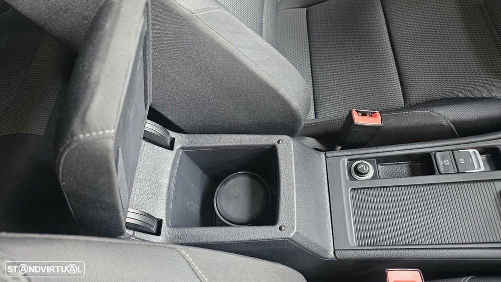 VW Golf 1.6 TDI Confortline - 15