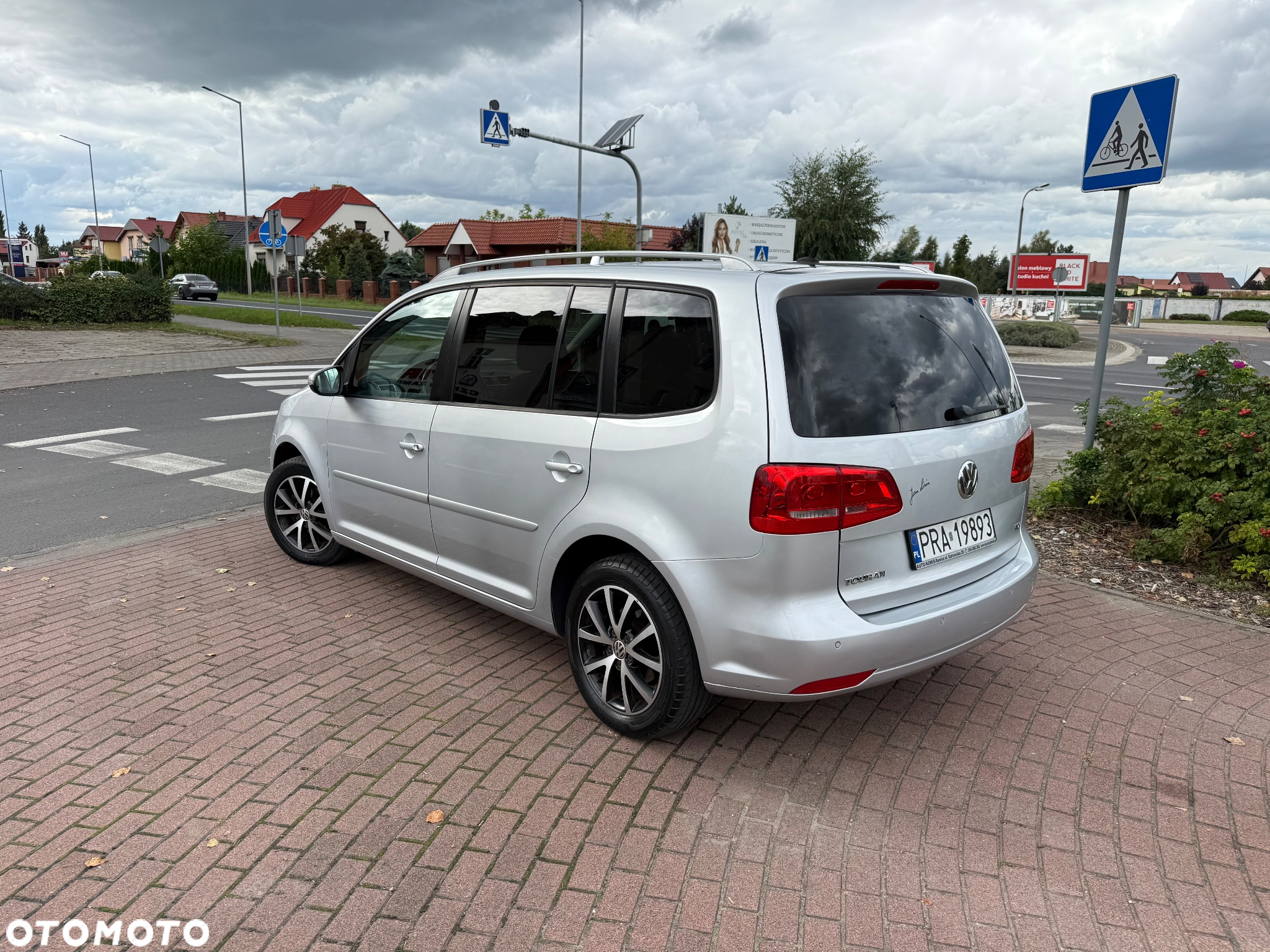Volkswagen Touran 1.6 TDI DPF BlueMotion Technology Trendline - 4