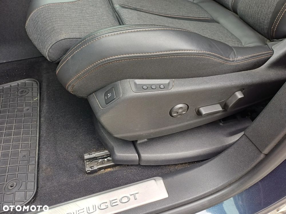 Peugeot 5008 BlueHDi 130 EAT8 GT - 36