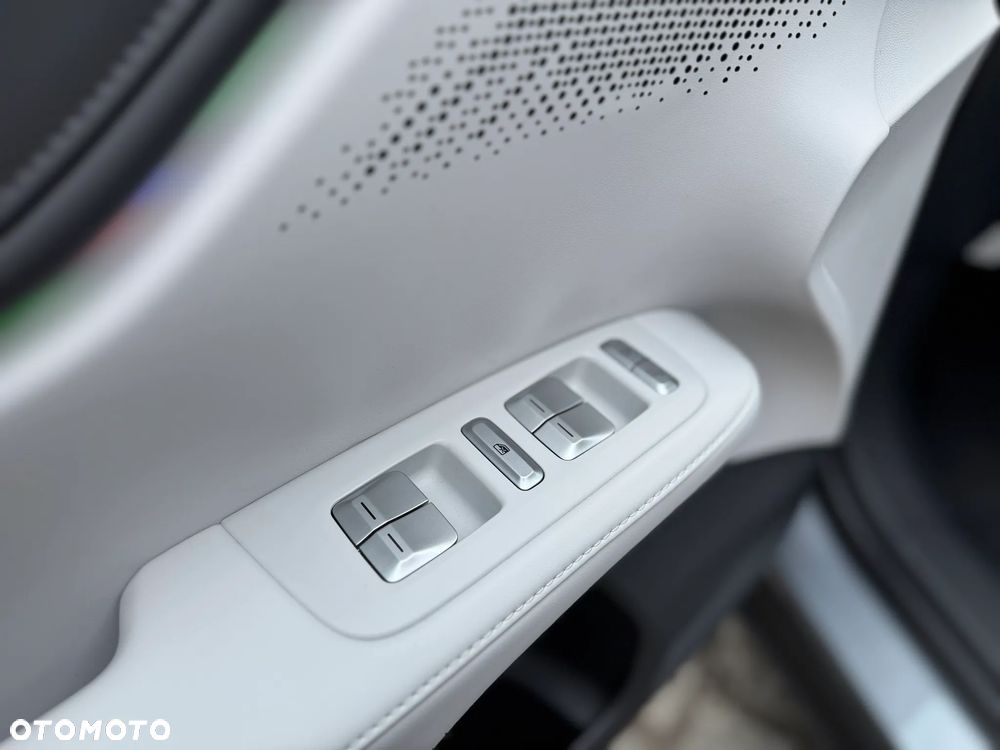 XPeng G6 80.8 kWh AWD Performance PRO - 11