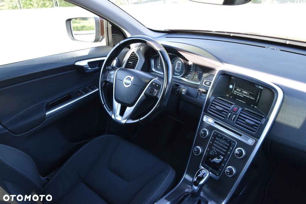 Volvo XC 60 D4 Geartronic Momentum - 21
