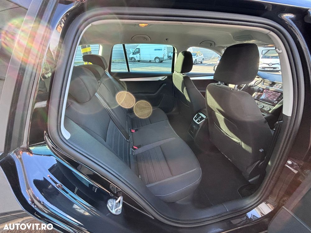 Skoda Octavia 2.0 TDI DSG Selection - 20