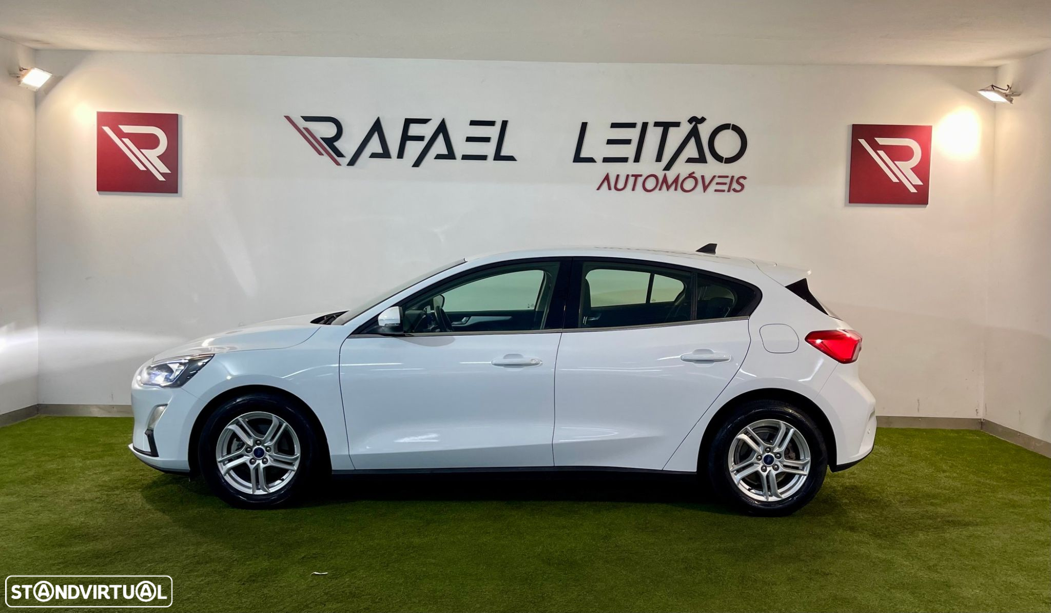 Ford Focus 1.5 TDCi EcoBlue Connected - 9