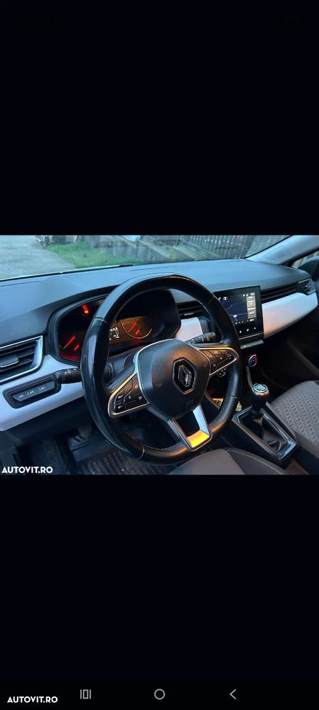 Renault Clio - 11