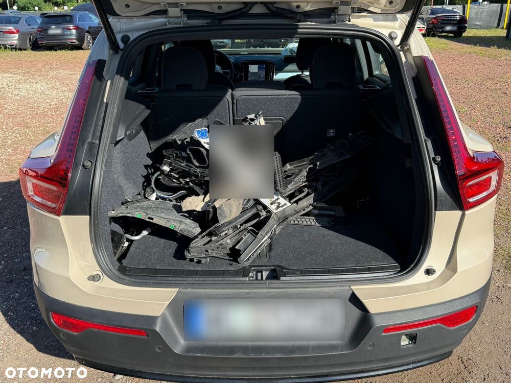 Volvo XC 40 B3 Plus Dark - 11