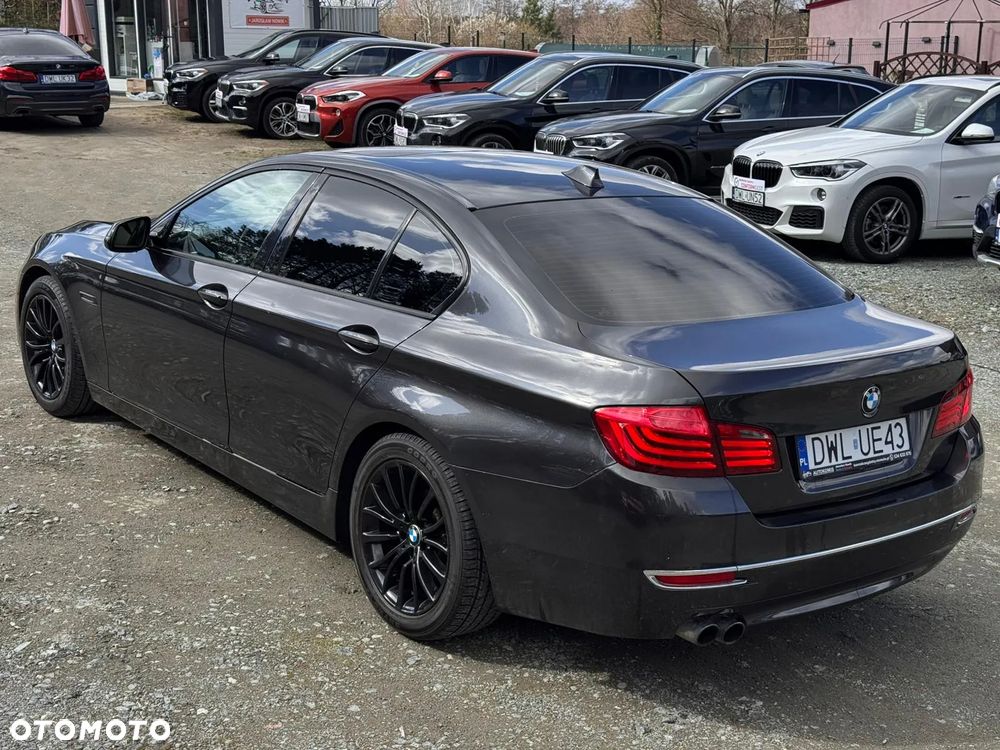 BMW Seria 5 528i xDrive Sport-Aut Luxury Line - 3