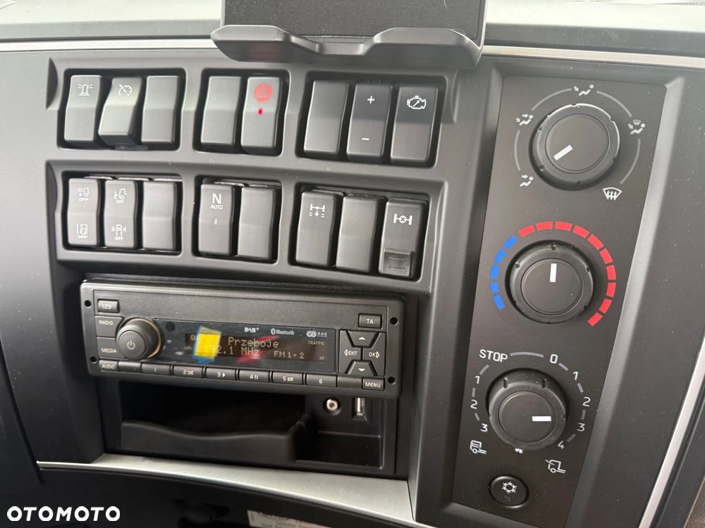 Renault D Wide 6x2 - 12