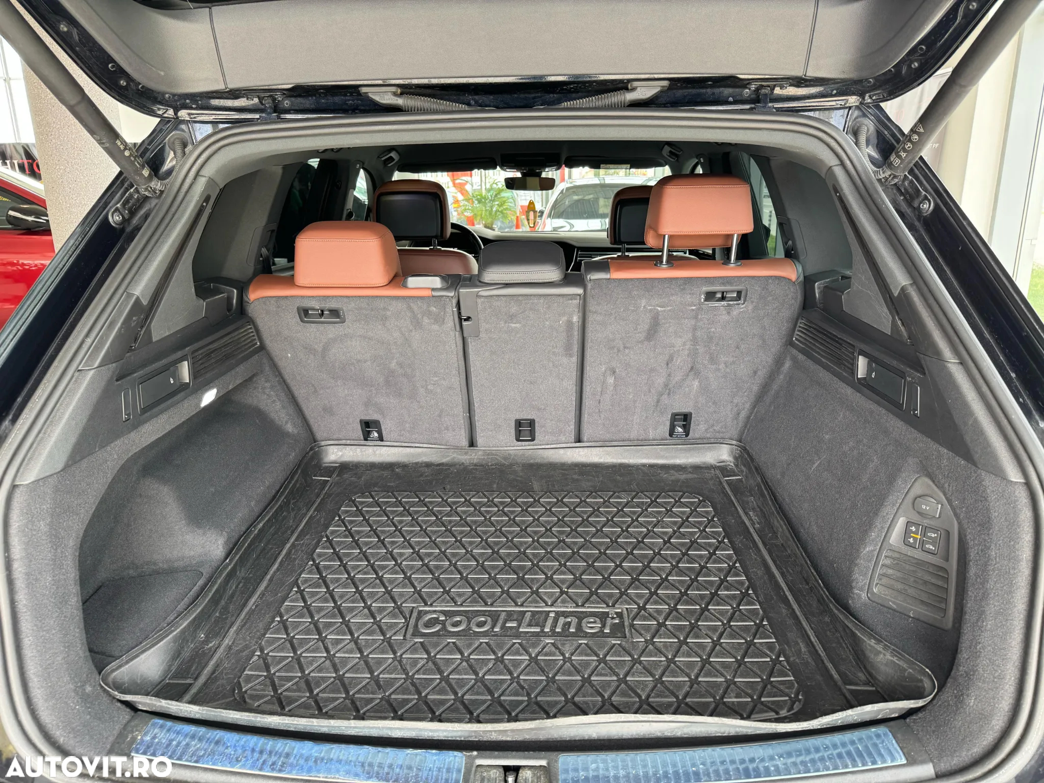 Volkswagen Touareg - 28