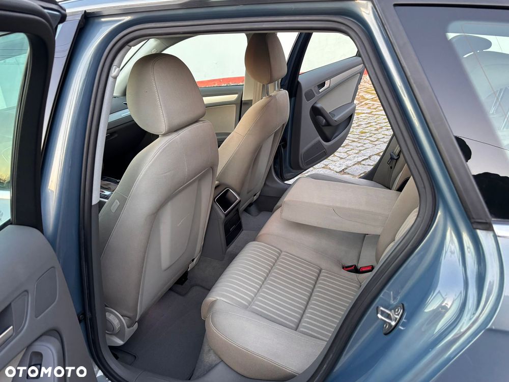 Audi A4 Avant 3.0 TDI DPF quattro tiptronic Attraction - 11