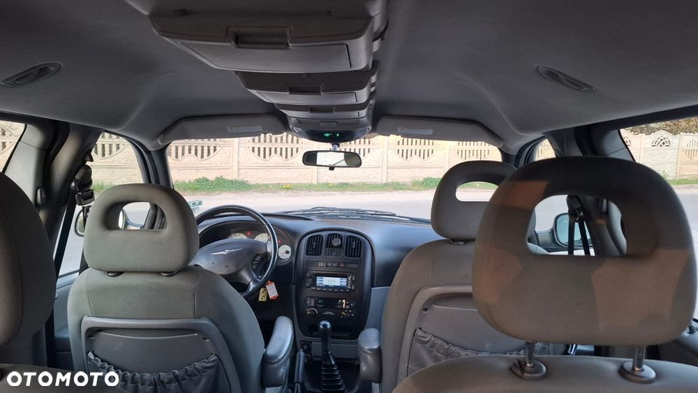 Chrysler Voyager 2.4 SE - 8