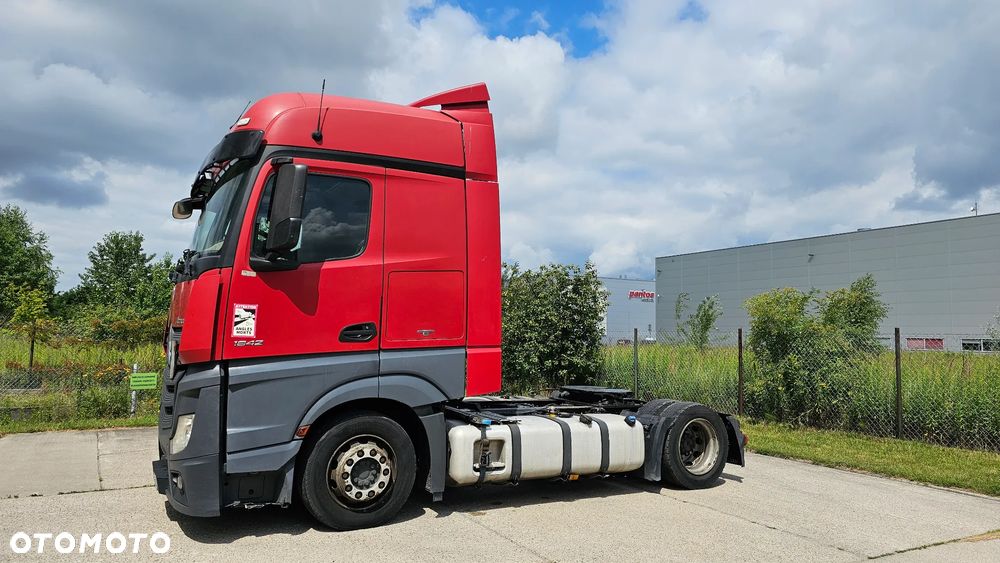 Mercedes-Benz Actros - 1