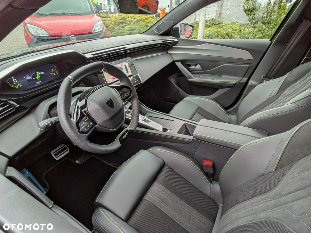 Peugeot 408 - 15