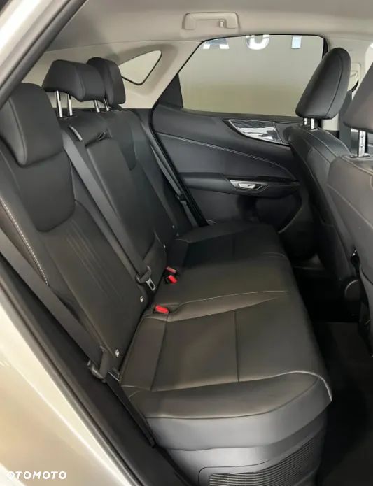 Lexus NX 350h Prestige 2WD - 18