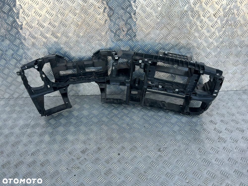 RAMKA STELAŻ DESKI ROZDZIELCZEJ SCANIA NTG NOWY MODEL - 1