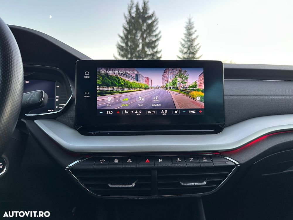 Skoda Octavia Combi 2.0 TDI DSG Edition - 16