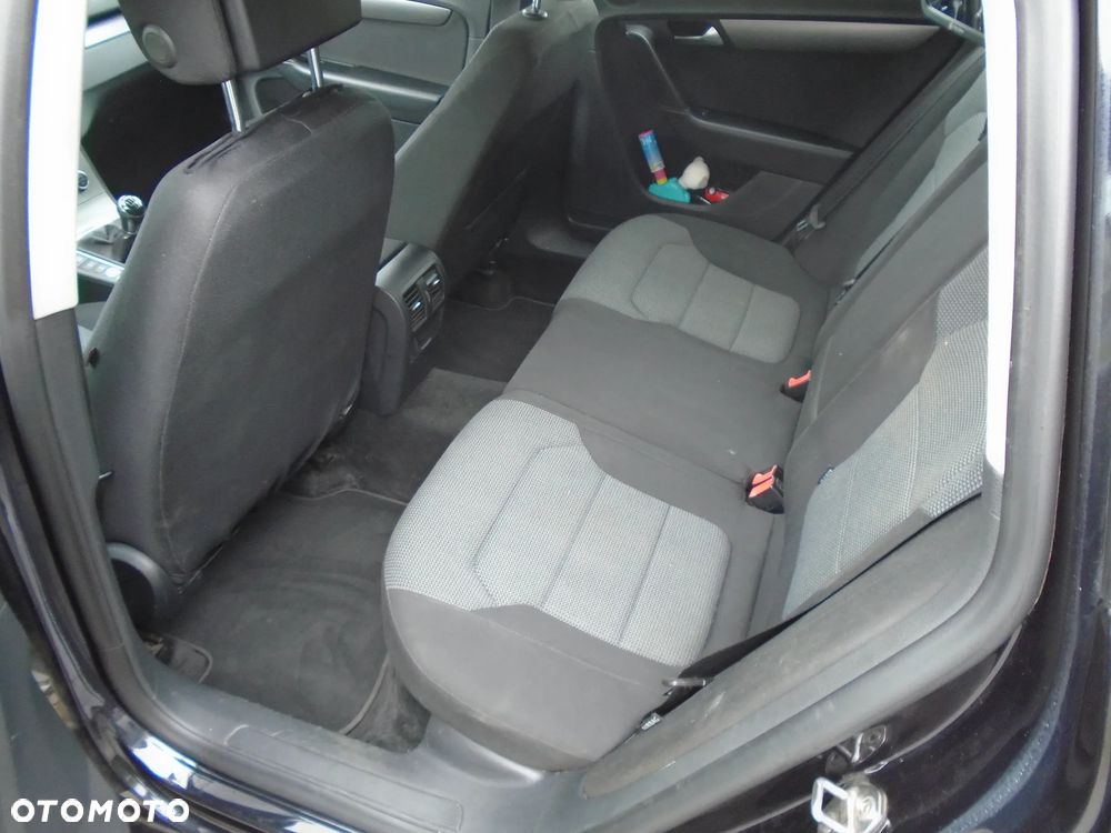 Volkswagen Passat 2.0 TDI Comfortline - 7