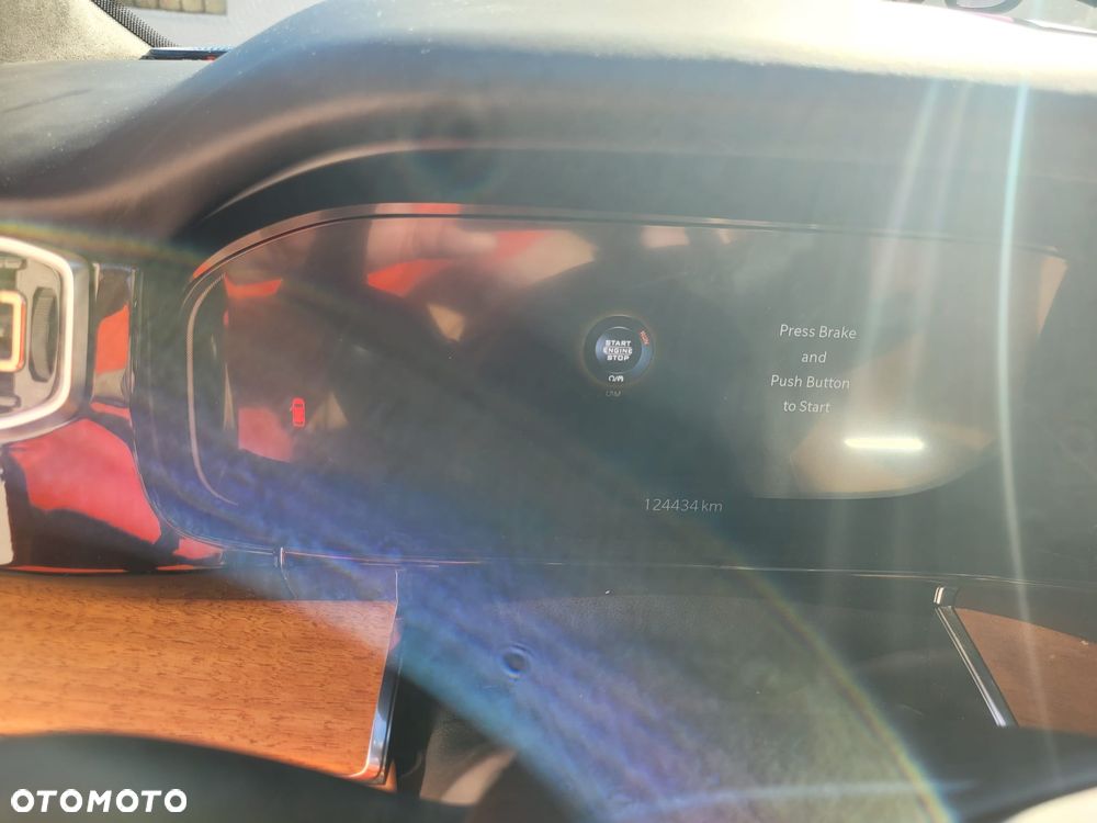 Jeep Grand Wagoneer - 21