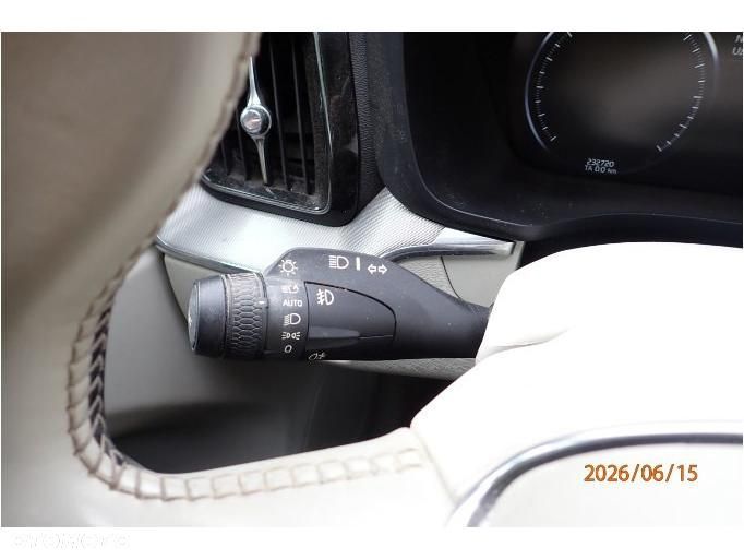 Volvo XC 60 D4 AWD Inscription - 8
