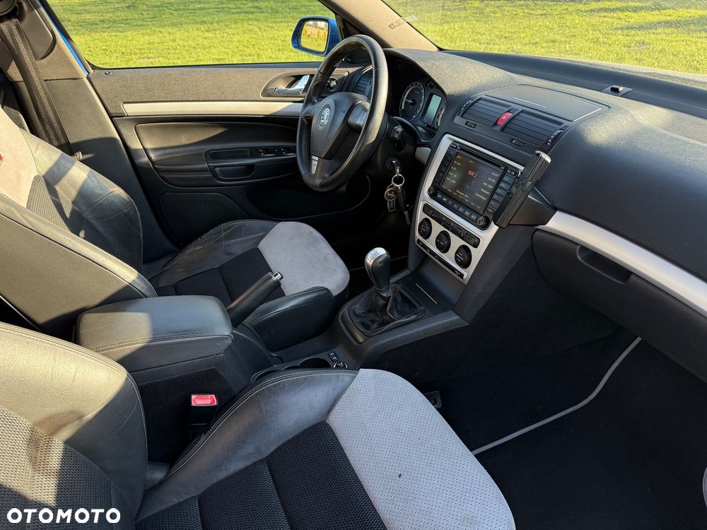 Skoda Octavia 2.0 TDI RS - 23