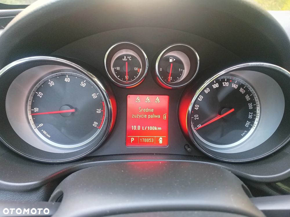 Opel Insignia 2.0 T Cosmo 4x4 - 21