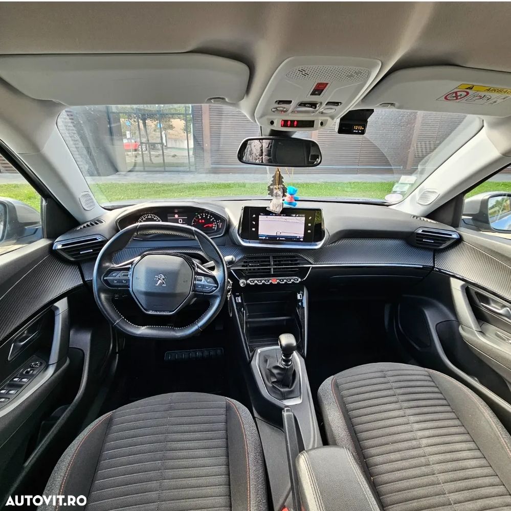 Peugeot 2008 1.2 PureTech Turbo Allure - 8