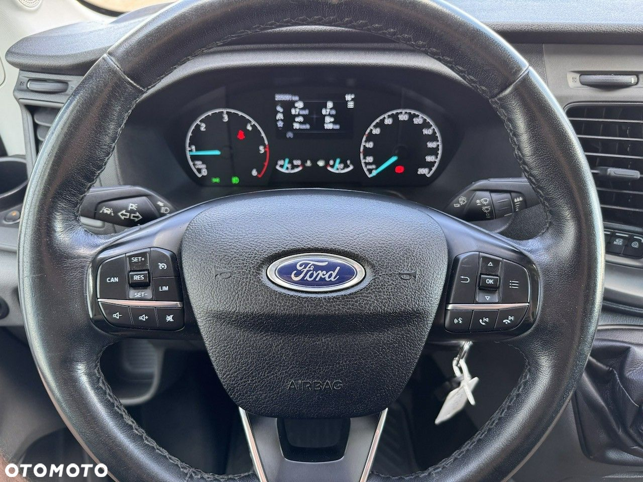 Ford Transit - 33