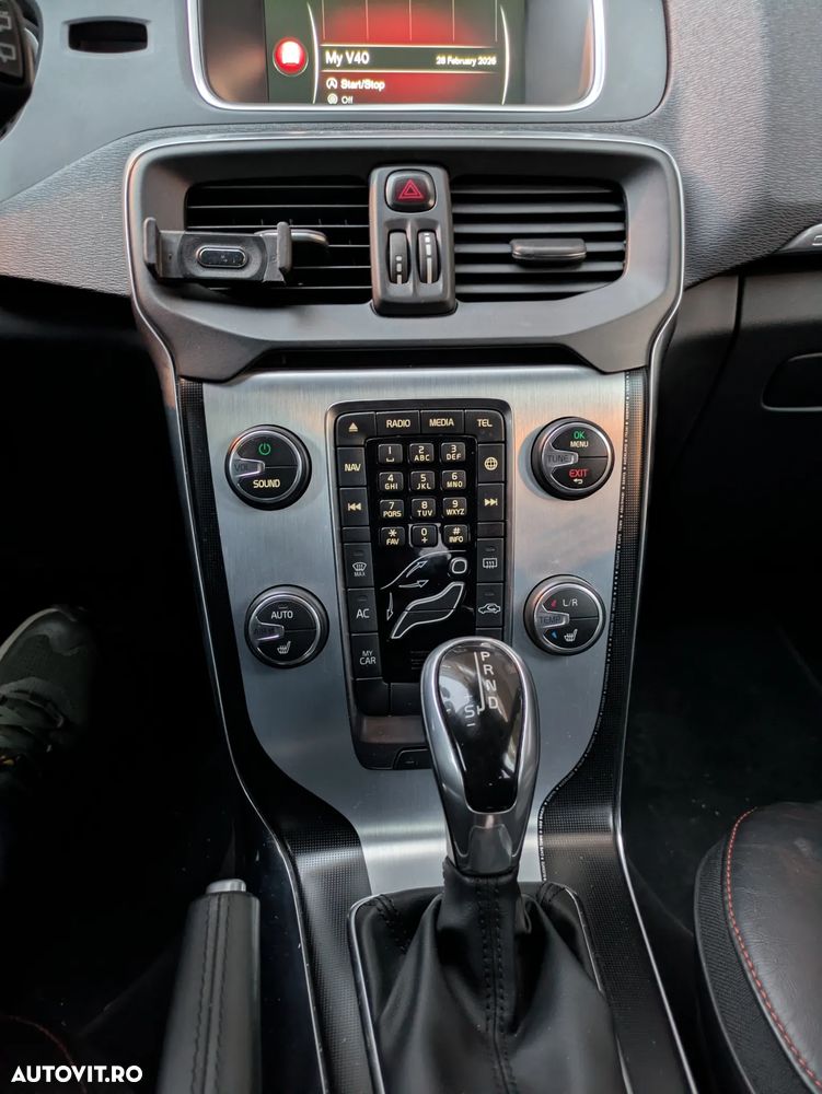 Volvo V40 D3 Aut Summum - 29