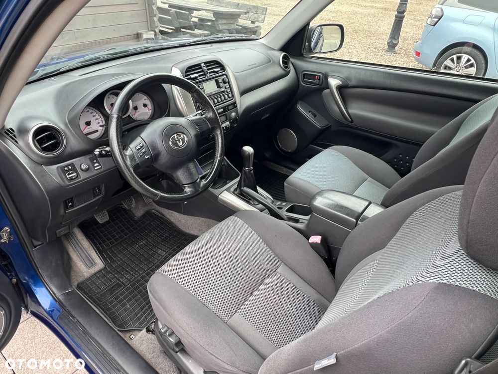 Toyota RAV4 4x4 Edition - 14