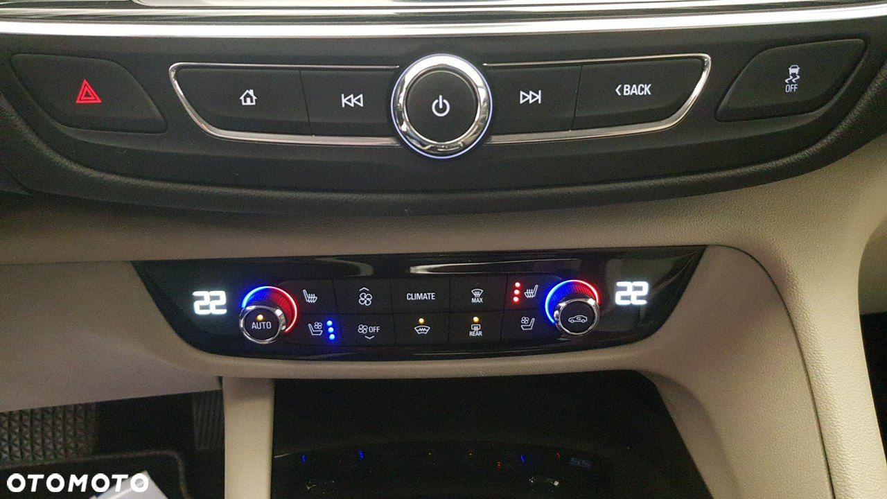 Opel Insignia - 30