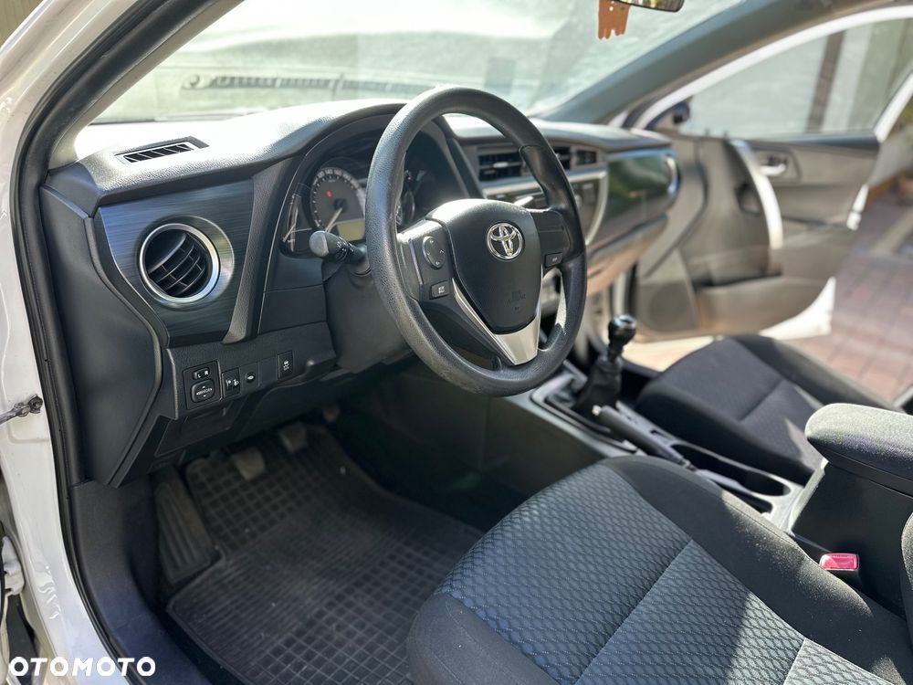 Toyota Auris 1.4 D-4D - 22