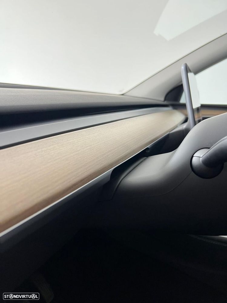 Tesla Model Y Long Range Dual Motor AWD - 21