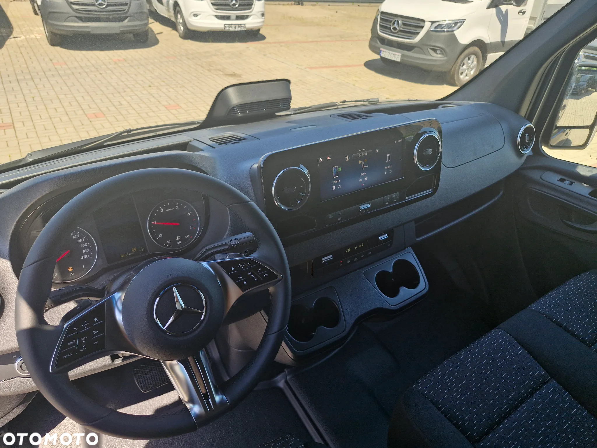 Mercedes-Benz Sprinter - 14