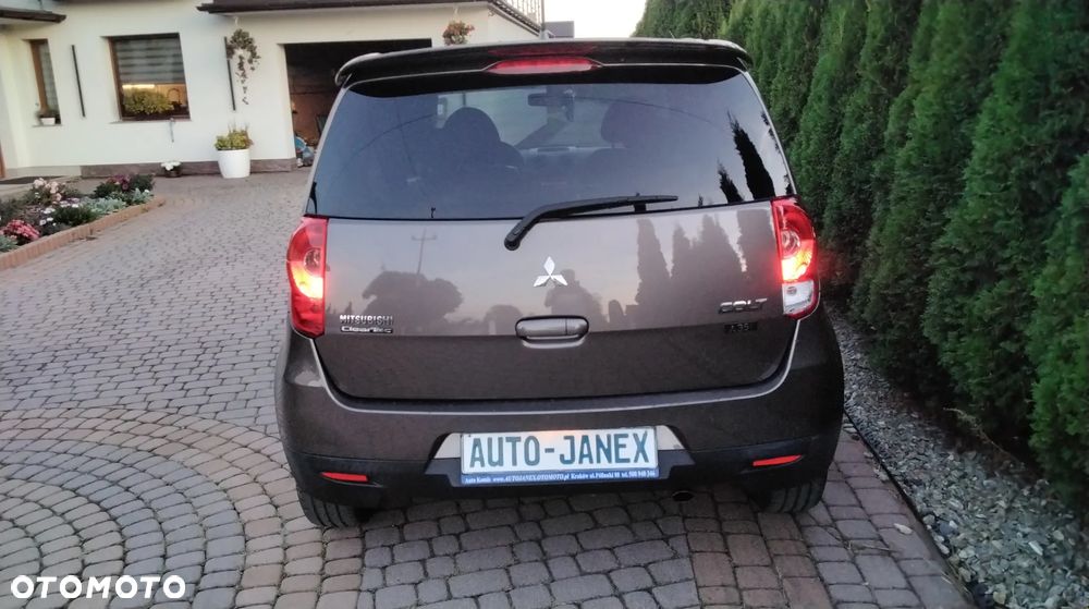 Mitsubishi Colt - 10
