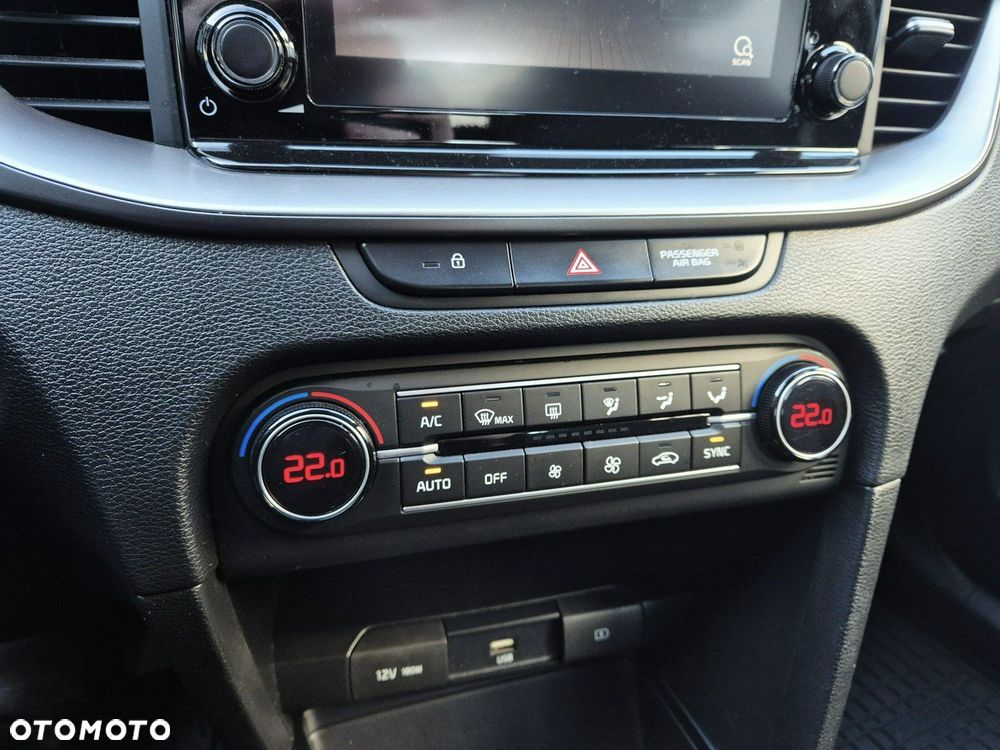 Kia Ceed 1.6 CRDi mHEV M - 30