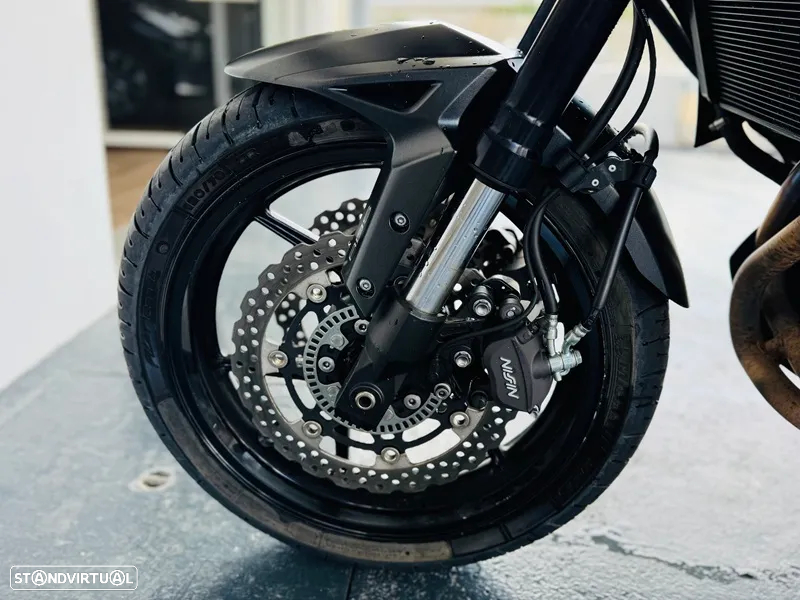 Kawasaki Versys 650 - 12