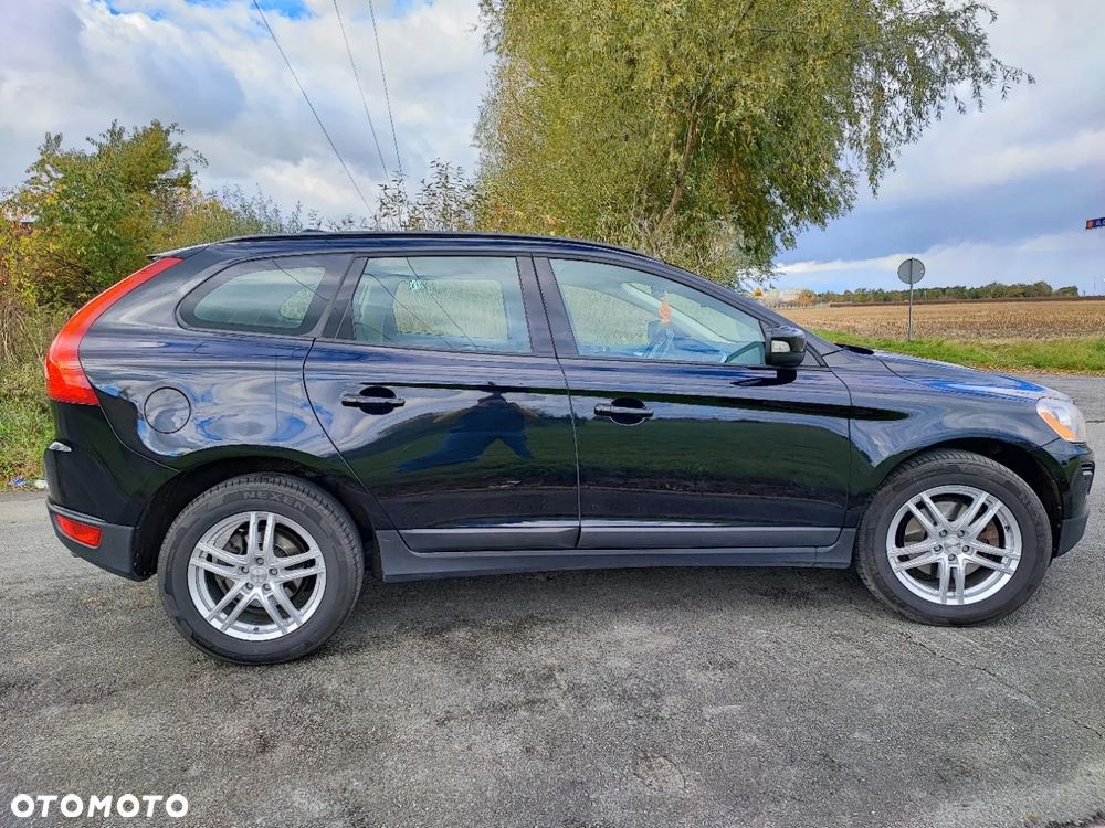 Volvo XC 60 D3 AWD Momentum - 4