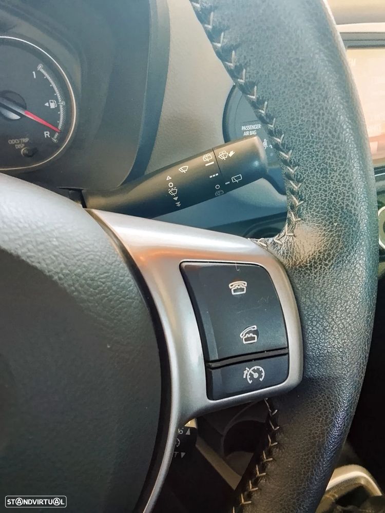 Toyota Yaris 1.0 VVT-i Comfort+P.Style - 11