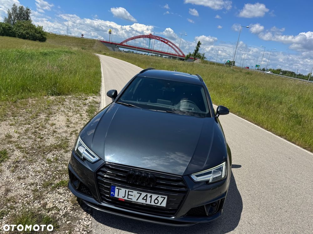Audi A4 Avant 2.0 TDI Quattro Design S tronic - 5