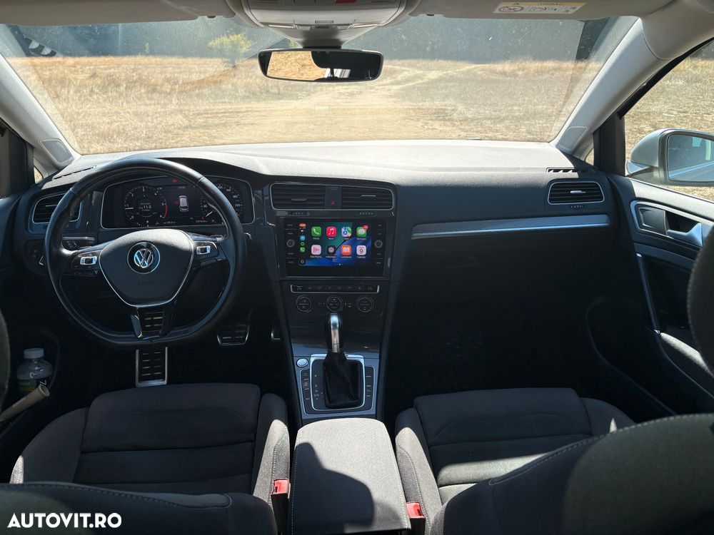 Volkswagen Golf - 8