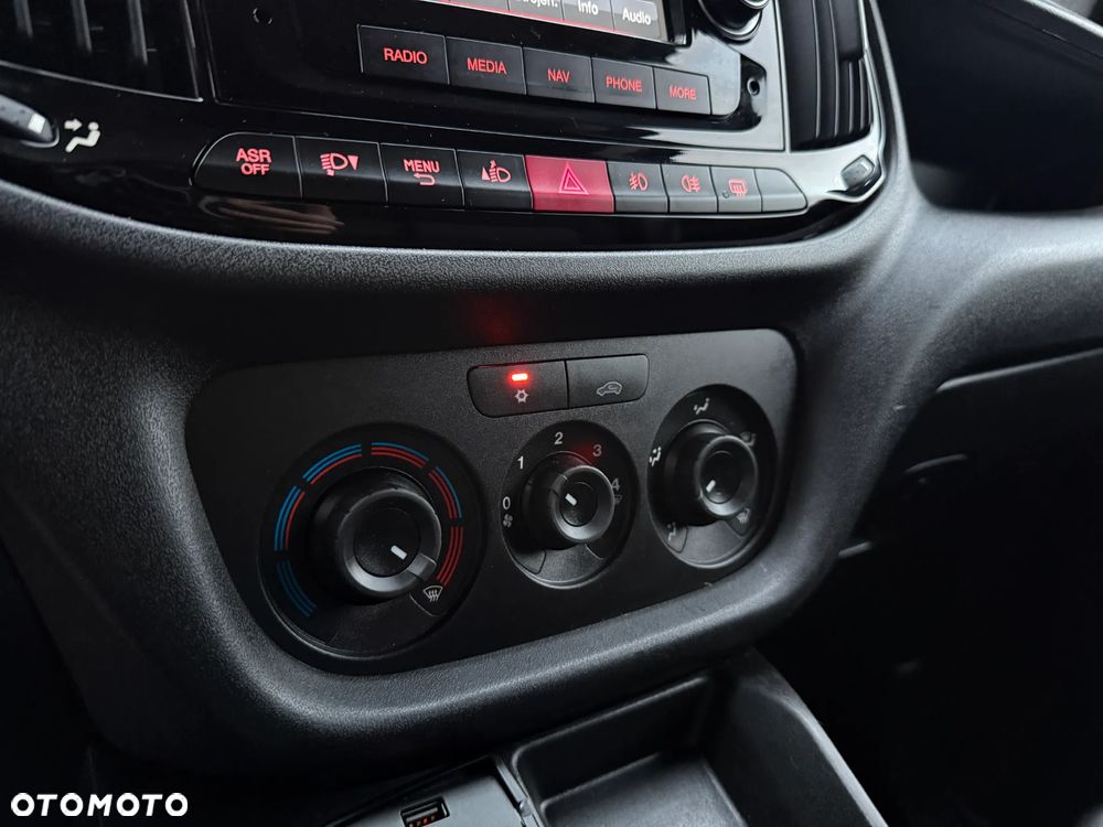 Fiat Doblo 1.3 D LONG L2H1 Faktura VAT 23% Klimatyzacja 3 Osobowy - 28